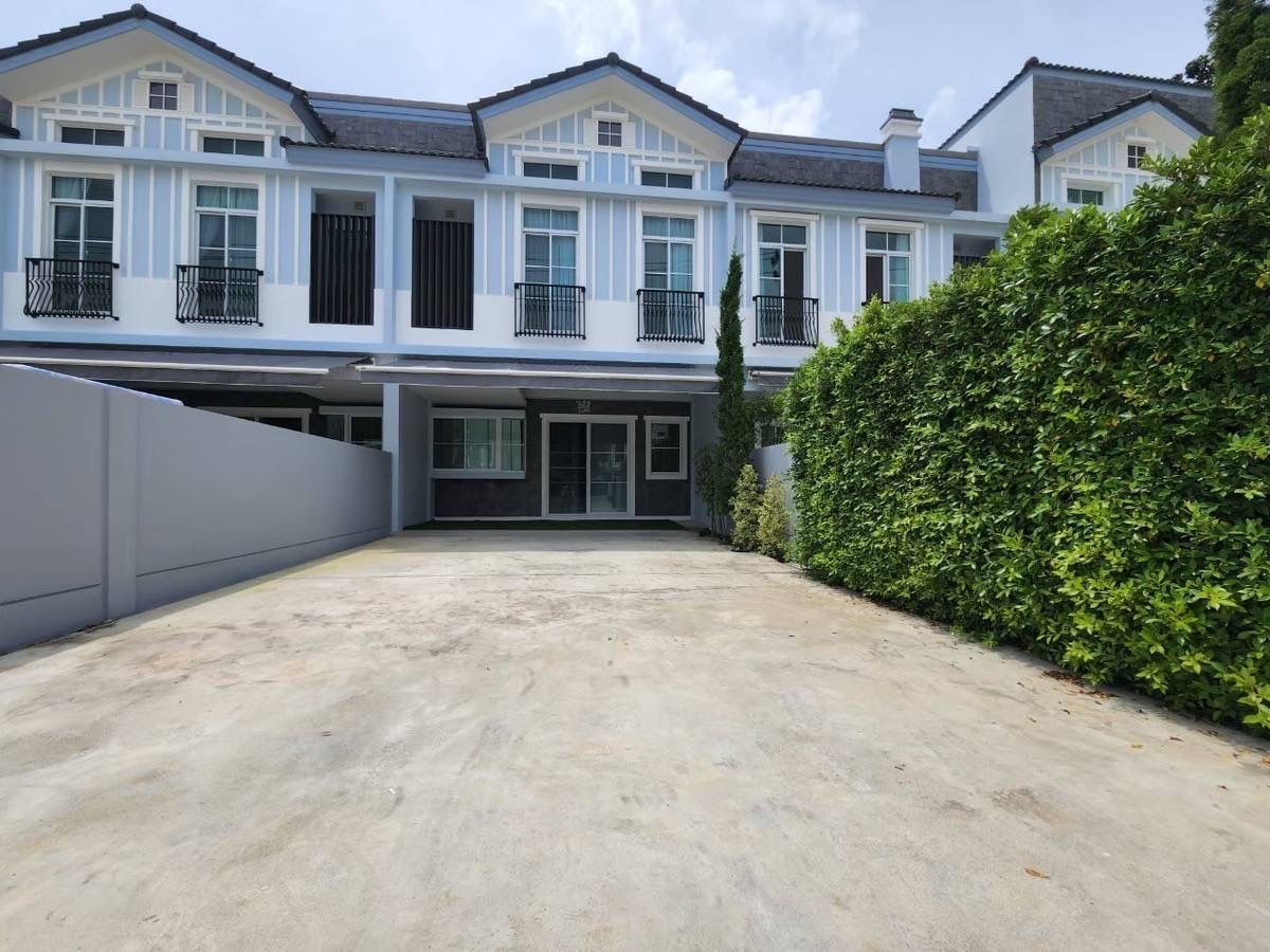 New Townhouse in Indy1 Bang Na-Ramkhamhaeng 2, 3 Bedrooms, Fully Furnished