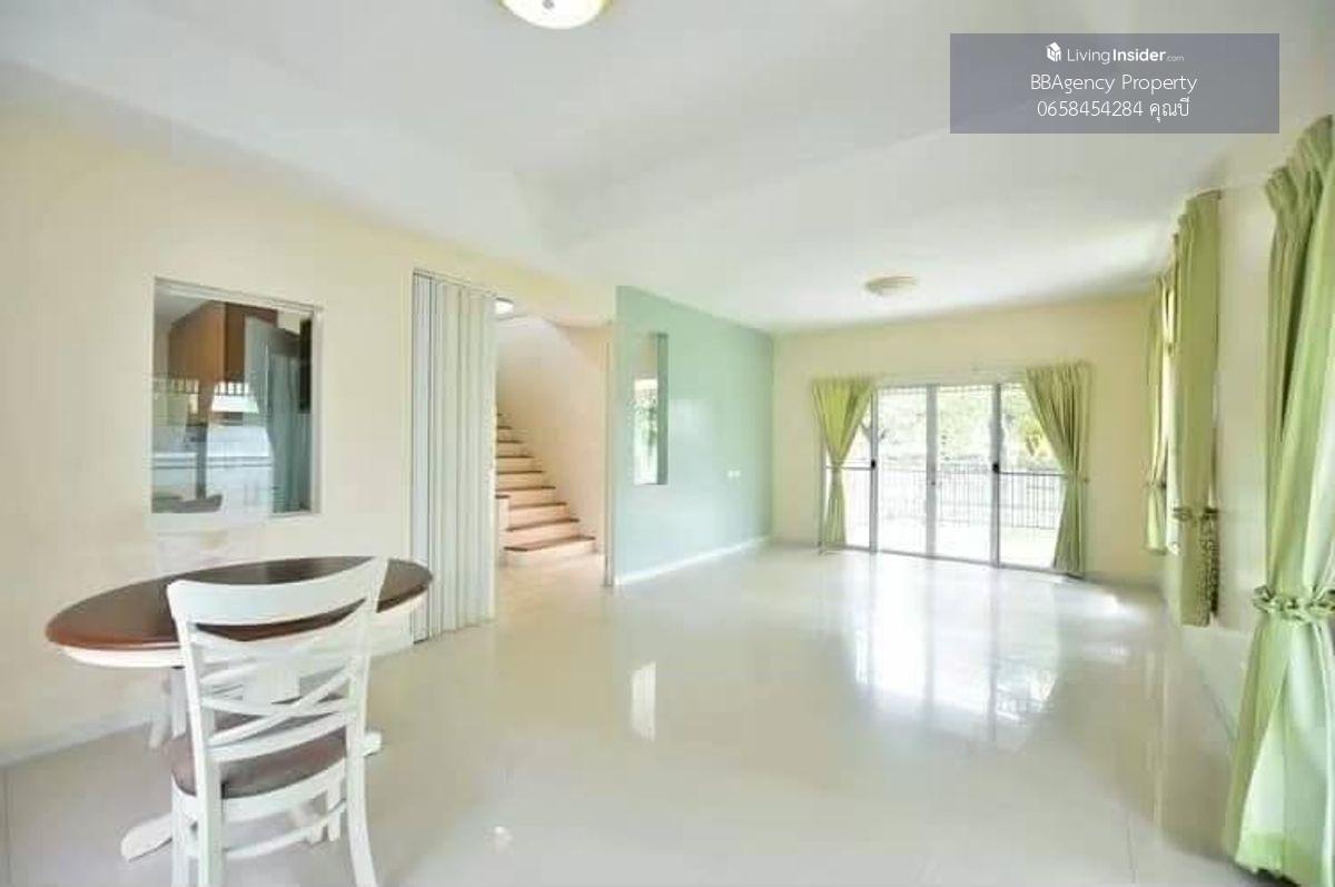 Detached House near Central Westgate with Multiple Amenities
