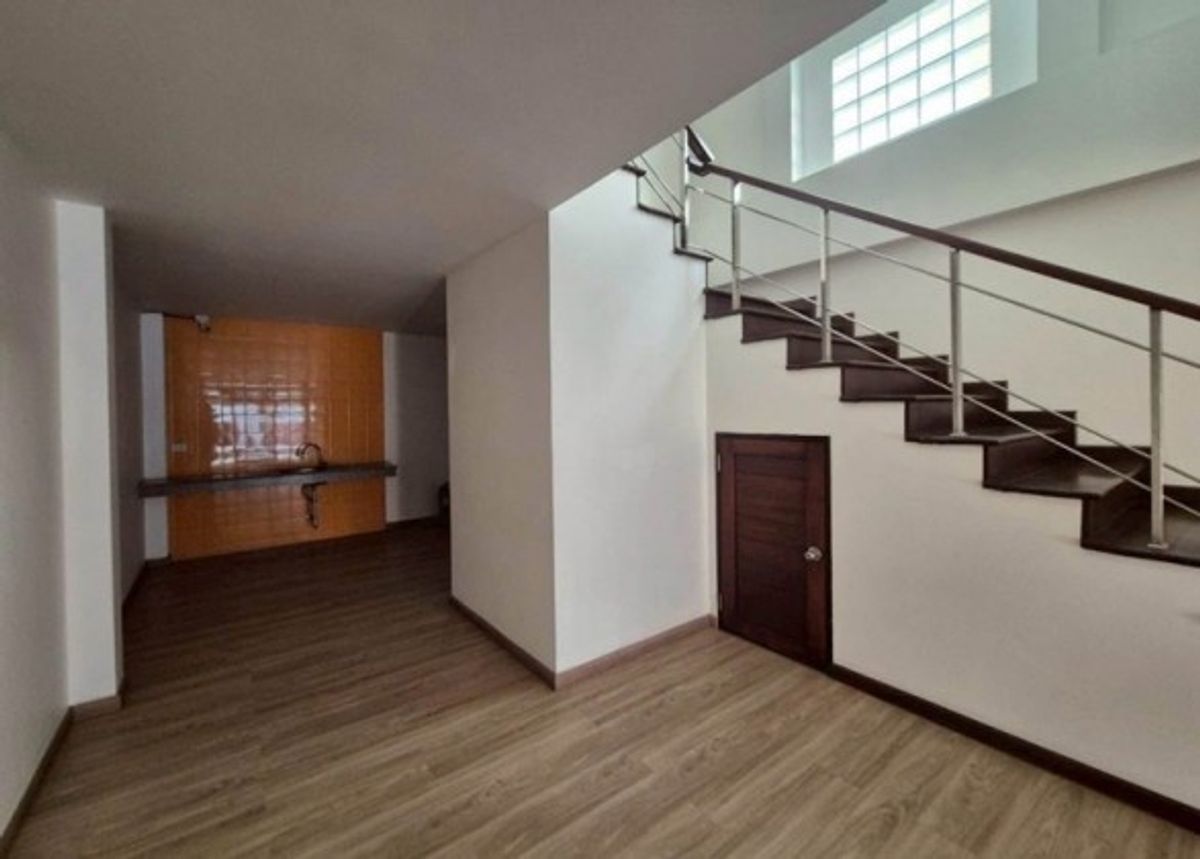 3-Story Townhome near BTS Ari, Phahonyothin Road