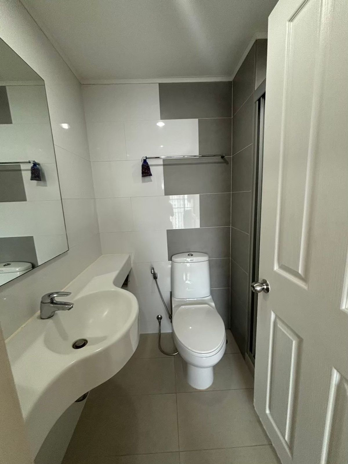 Lumpiny Place Rama 4-Kluai Namthai: Compact 1-Bedroom Apartment