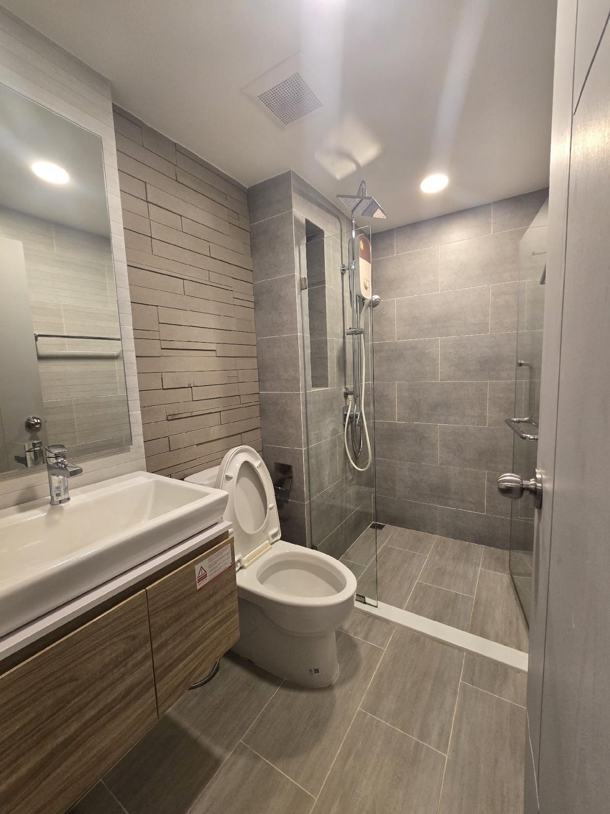 Corner Studio Condo at THE CUBE SOUTH Chaengwattana, Fully Furnished