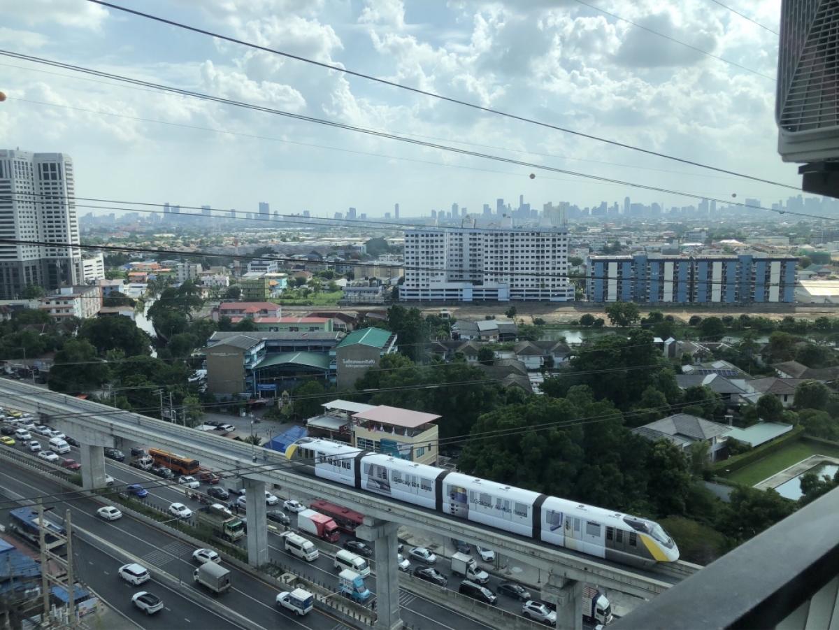 Affordable Condo near Srinakarin Road, Huamak Airport Link