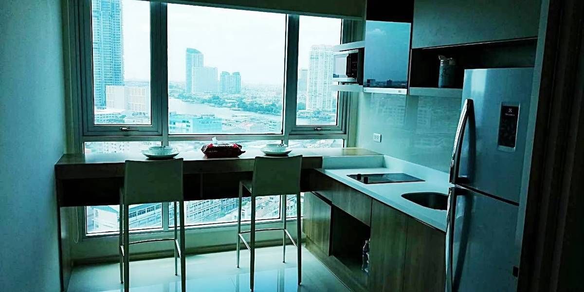 Rhythm Sathorn Condo - Spacious 1-Bedroom Near BTS Saphan Taksin