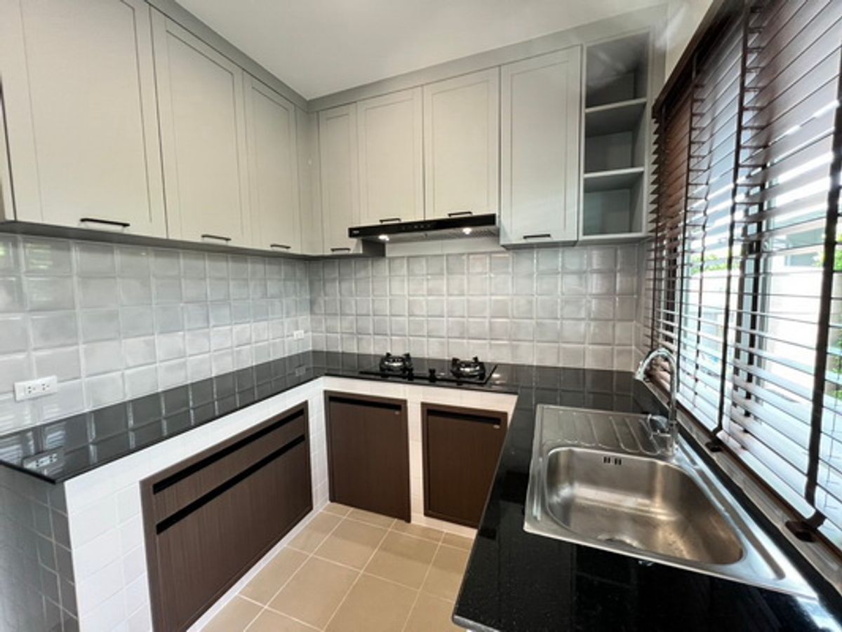 Fully Furnished 4-Bedroom House at Perfect Place Chaengwattana 2