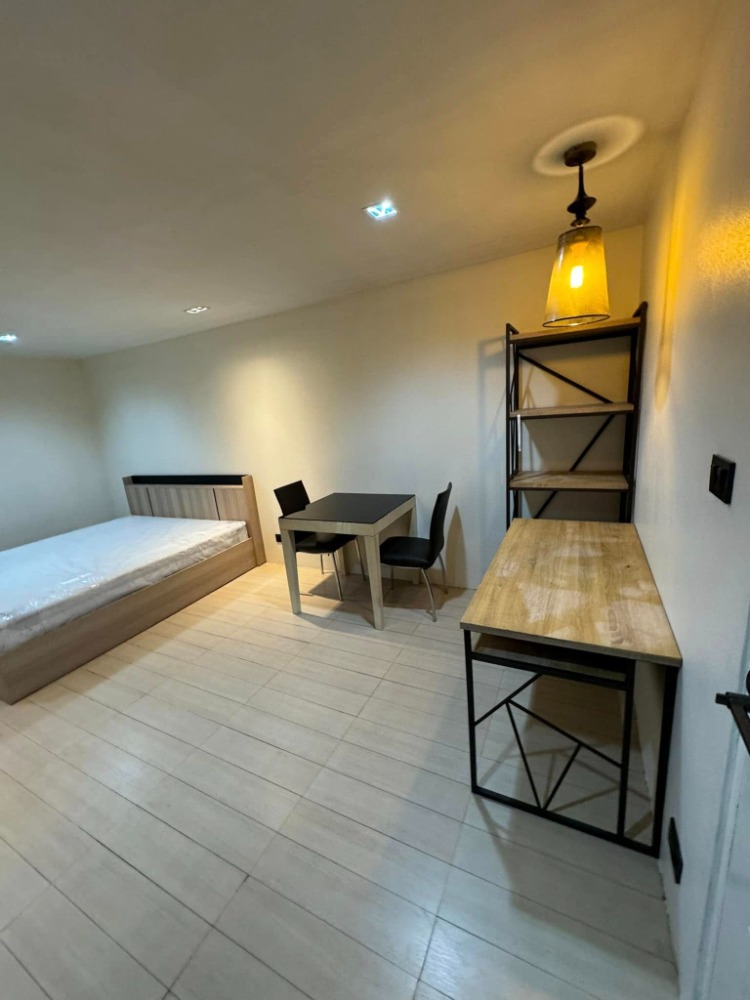 Fully Furnished 1 Bedroom Apartment near Platinum