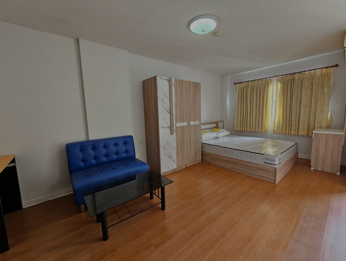 Studio Apartment at LPN Bodin Ramkamhang, 25 sqm, 8th Floor
