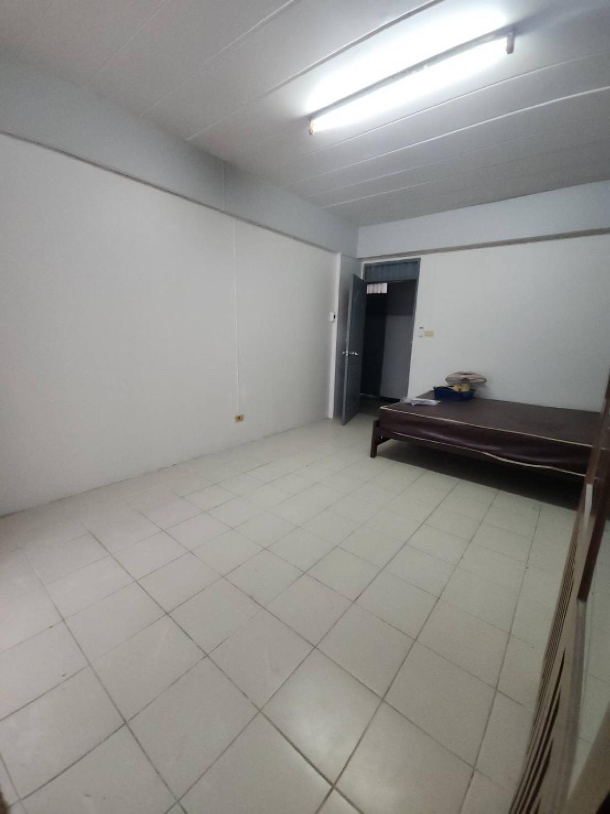 Newly Renovated Room near Nonthaburi City Hall and Purple Line MRT
