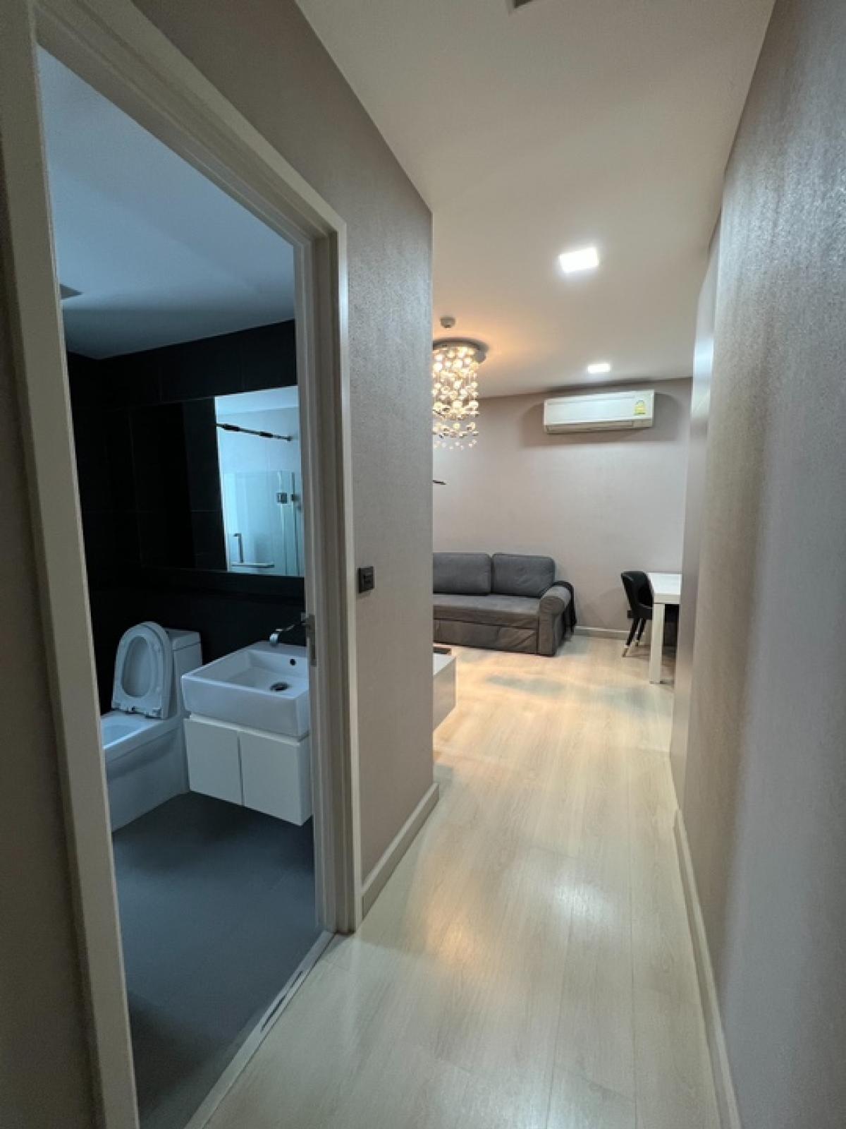 2 Bedroom Condo with Modern Design, Fully Equipped