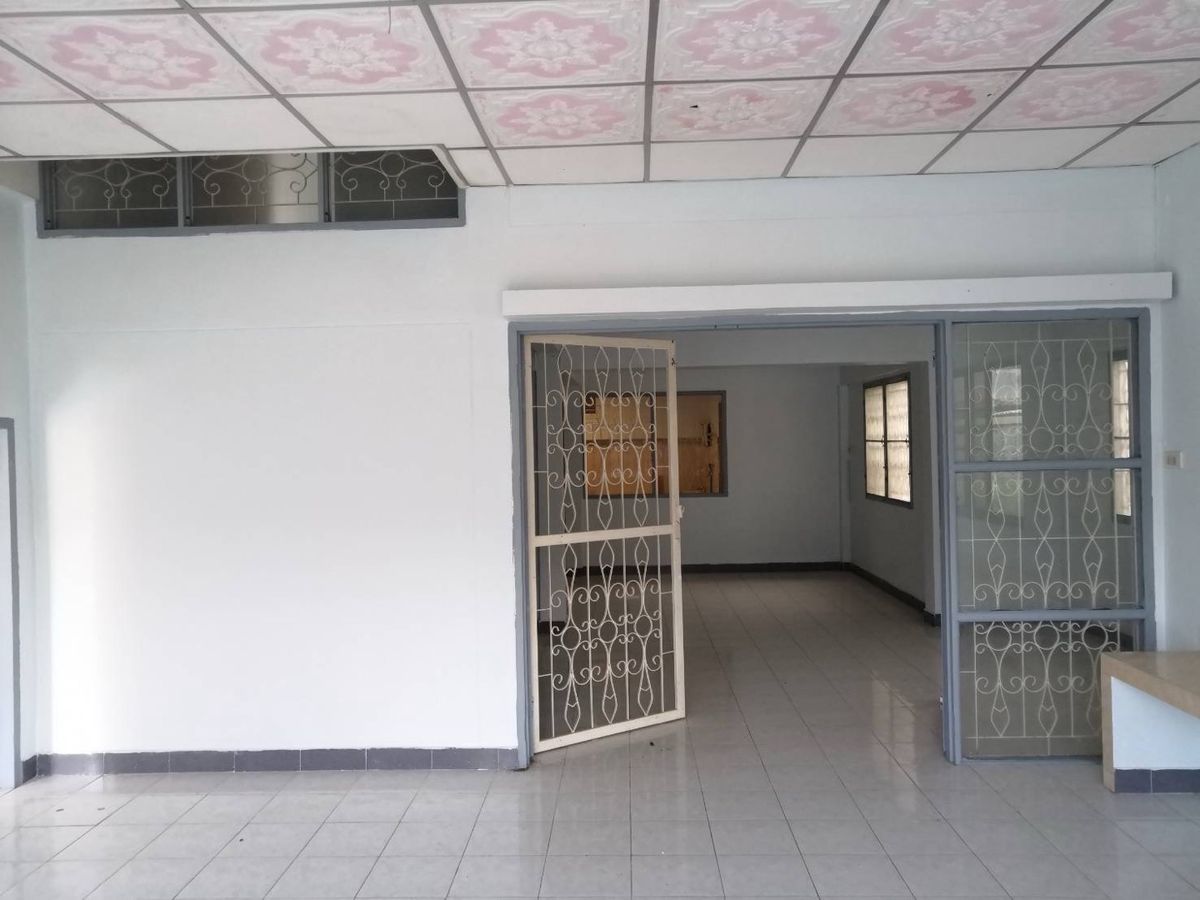 Twin Houses in Romklao Community - 2-Storey Rental Property