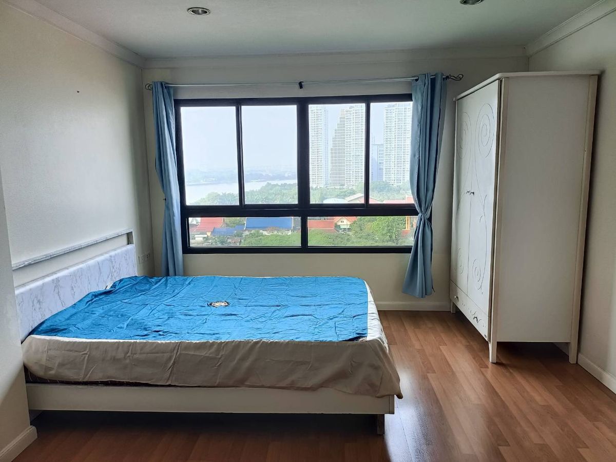 Lumpini Place Narathiwas - Chaophraya Studio Apartment