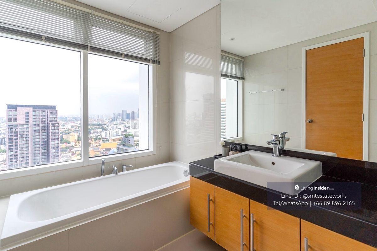 Pet Friendly Condo Near BTS Ekkamai - Fully Furnished 2 Bedroom