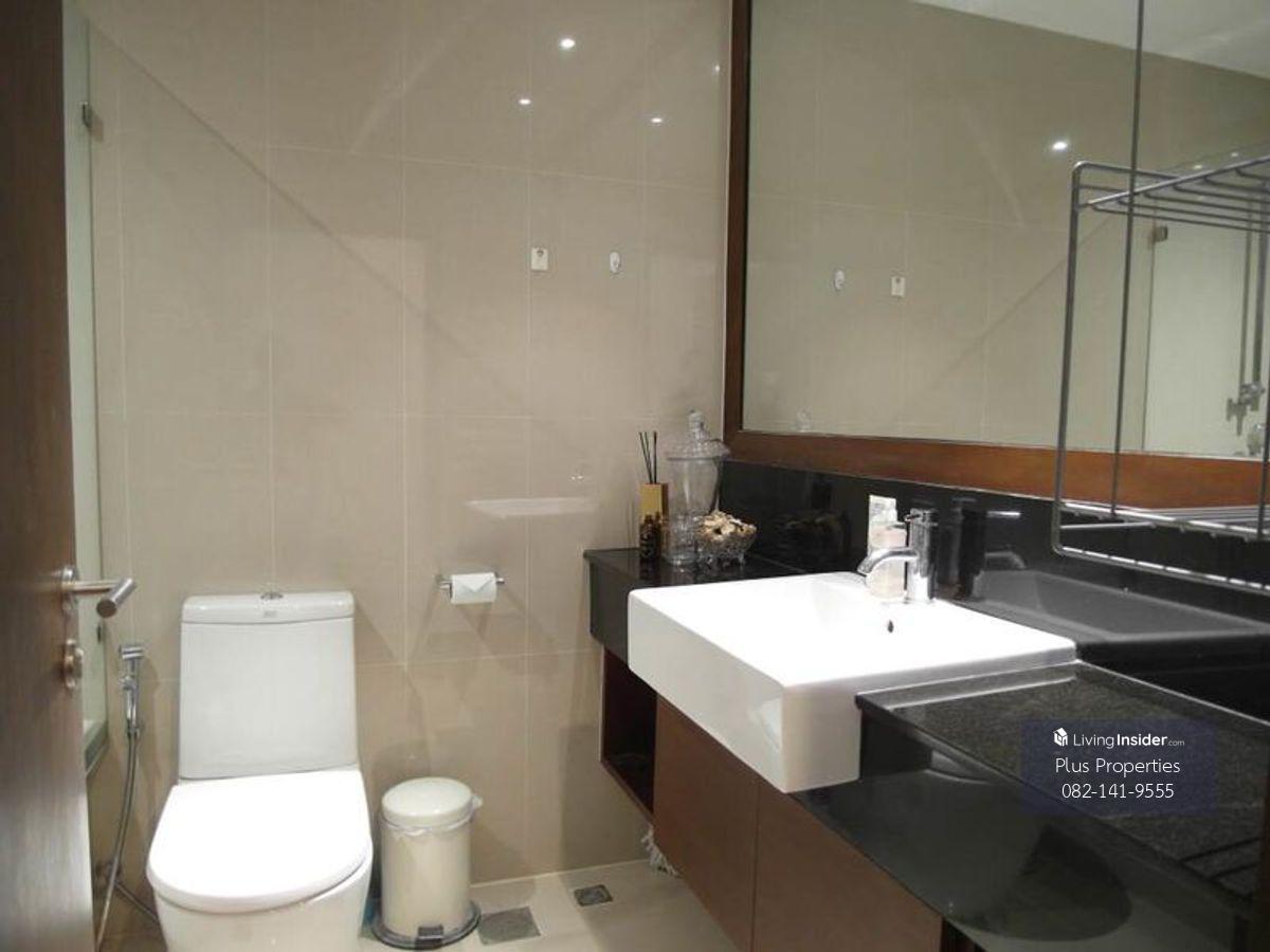 Beautiful 2-Bedroom Apartment at Sathorn Gardens near MRT Sala Daeng