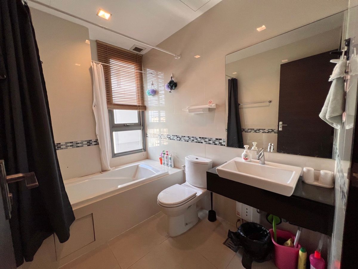 Spacious Condo with City View, Fully Furnished
