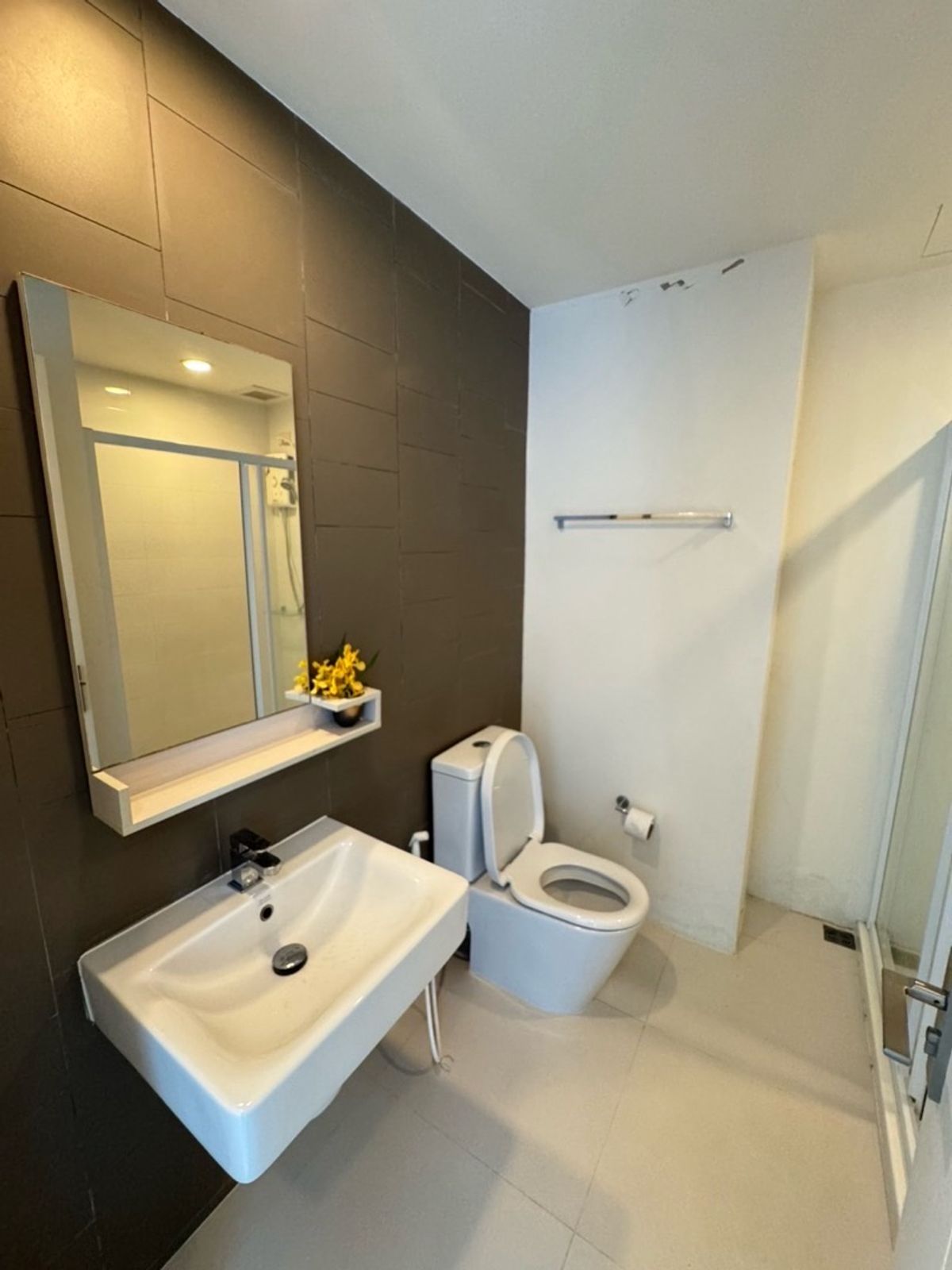 The Key BTS Wutthakat Condo - Large 2 Bedroom Unit