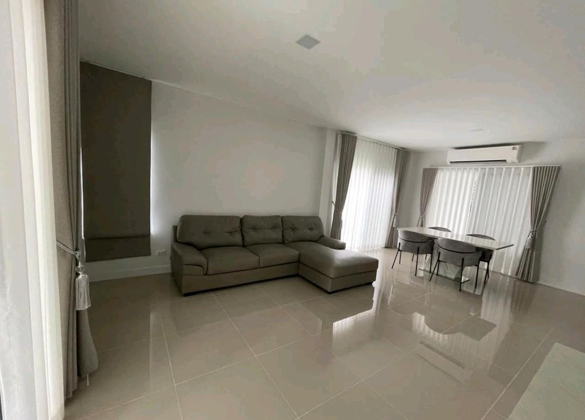 Grand Plengno Mega Bangna-дағы Twin House - Кең отбасылық үй