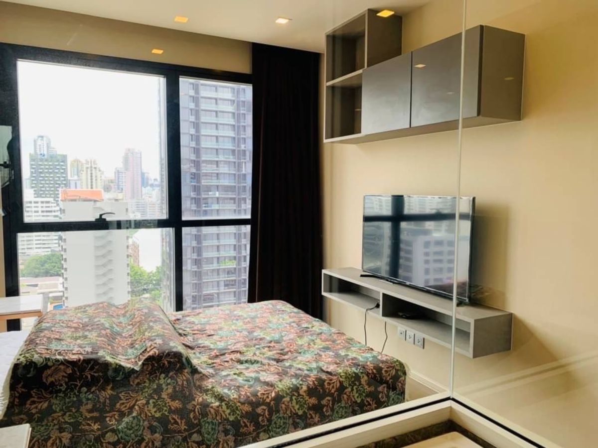 Corner unit Ashton Asoke - City View, Fully Furnished