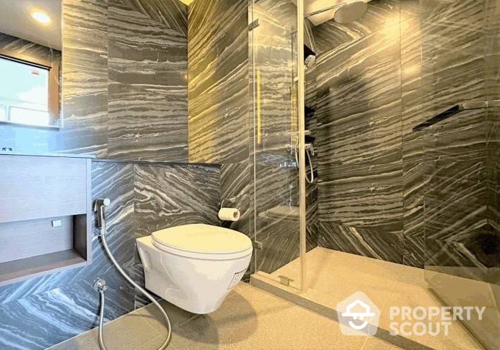 Fully Furnished 1-Bedroom Condo near BTS Punnawithi