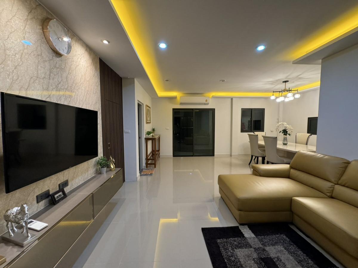 Үй жануарларына рұқсат етілген, Mega Bangna маңында - Pleno Sukhumvit-Bangna 2