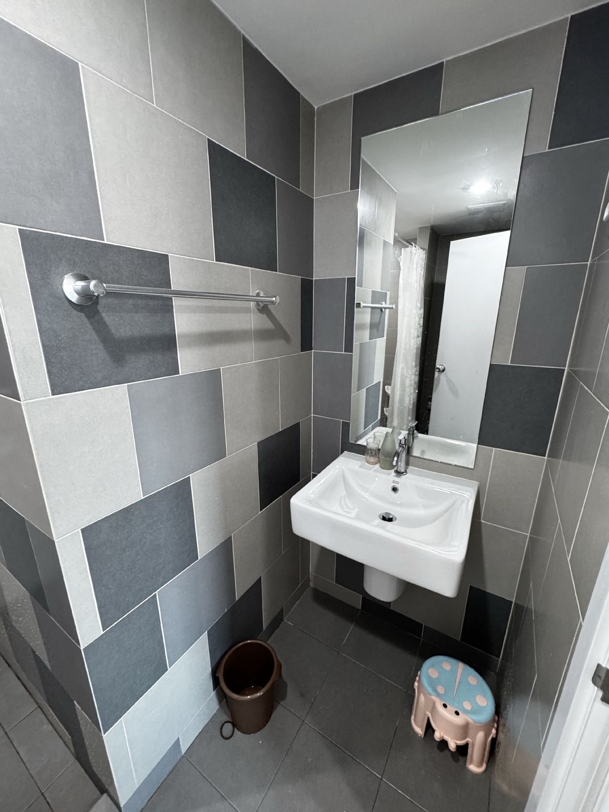Convenient Condo with Transportation Nearby