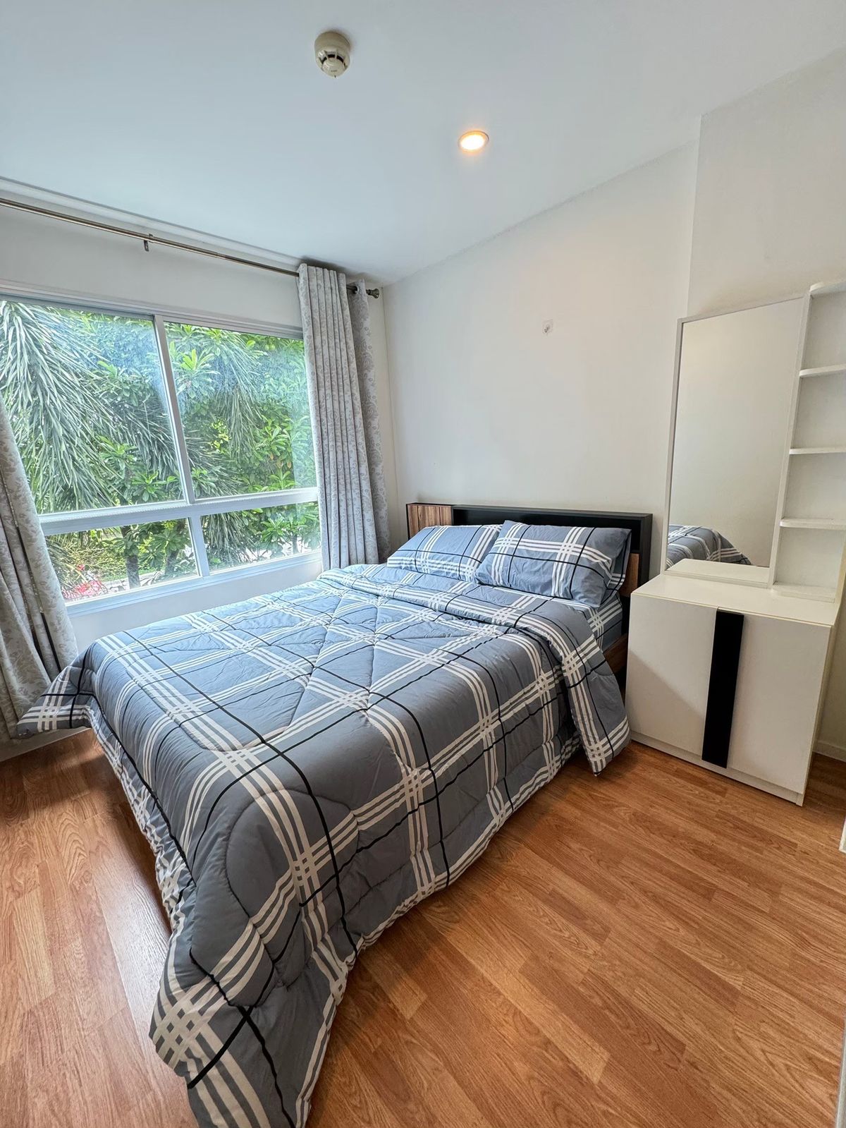 Convenient Condo Near Electric Train with Furniture