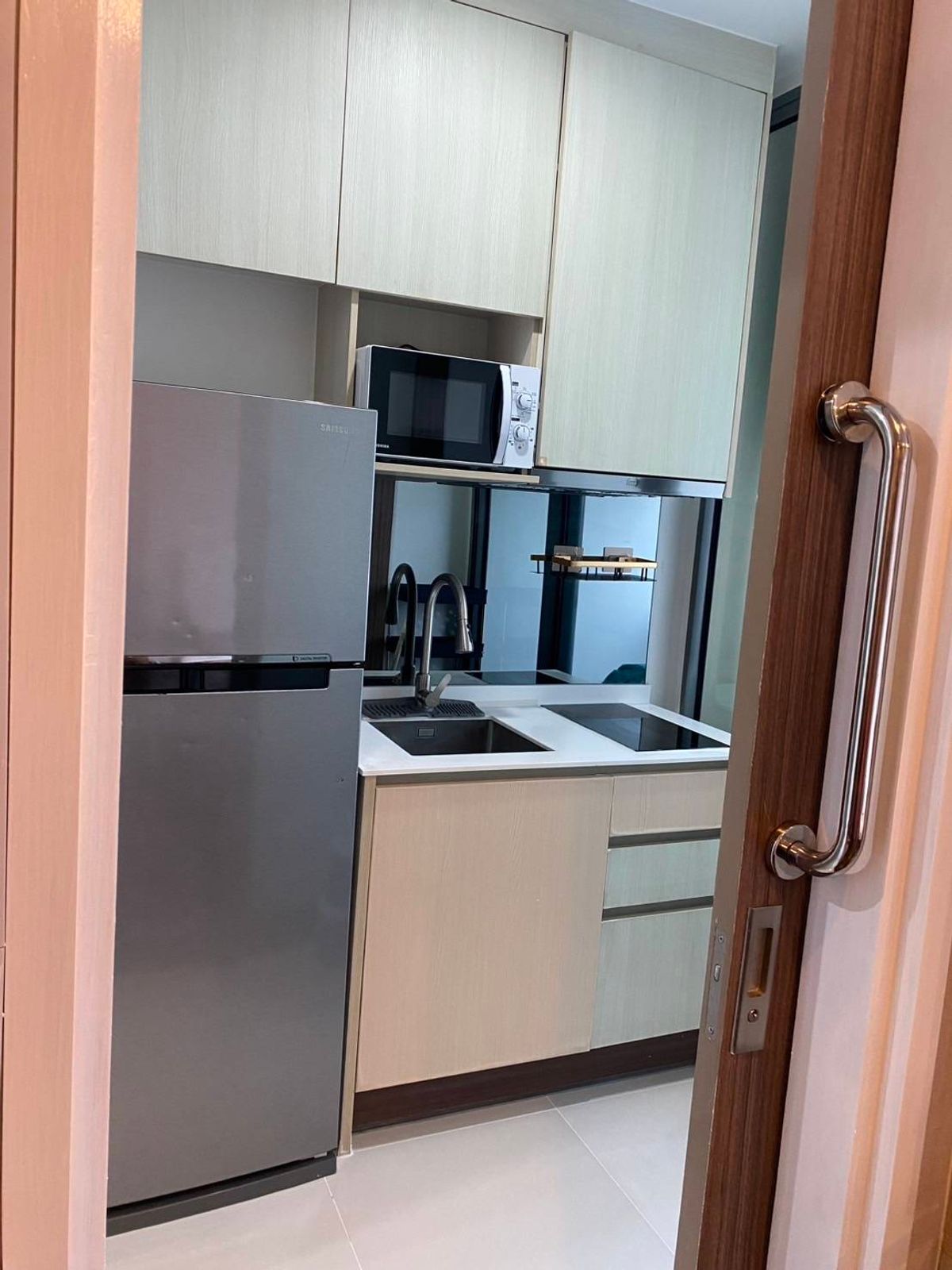 Studio Condo near MRT Petchburi, Fully Furnished