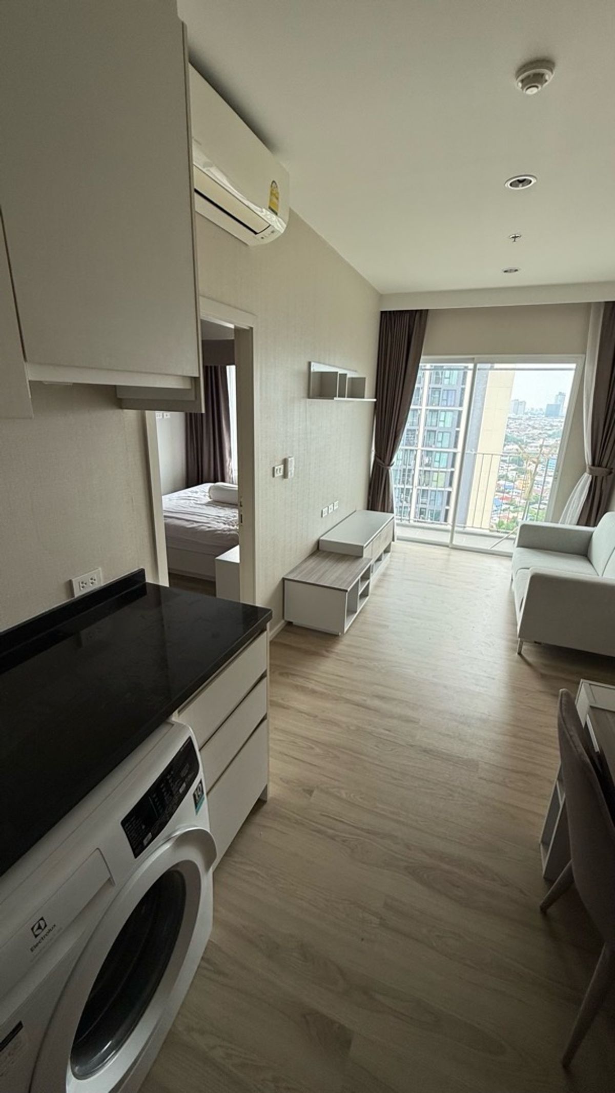 New 35 sqm Condo Next to MRT Station
