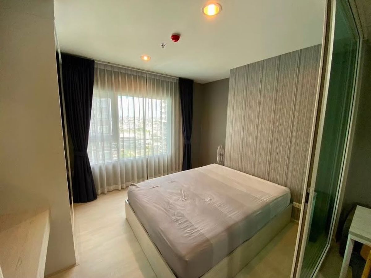 1 Bedroom Condo near BTS Erawan - Compact Living Space