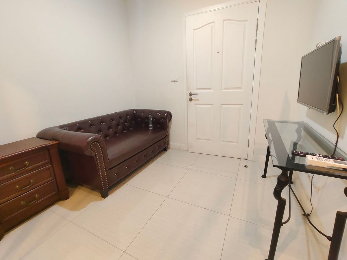 Compact 26 sq.m. Condo near Government Center with Full Amenities