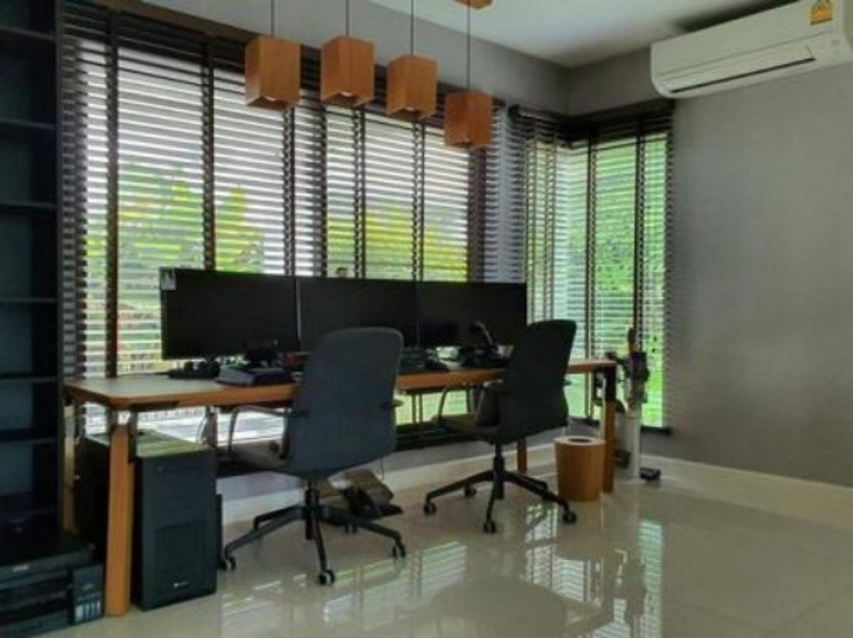 2-Storey Detached House near Ram Inthra Expressway with Multiple Amenities