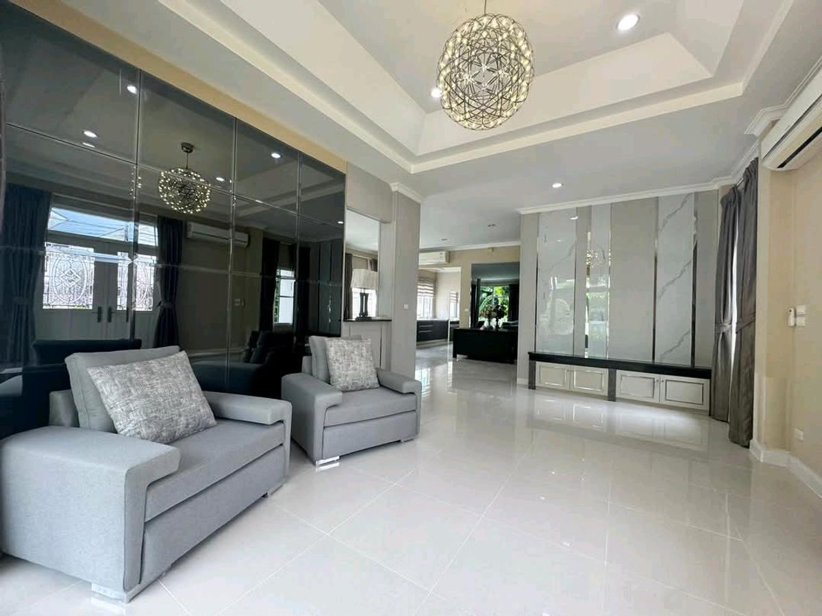 Fully Furnished 2-Story House near Rama 9 with Multiple Amenities