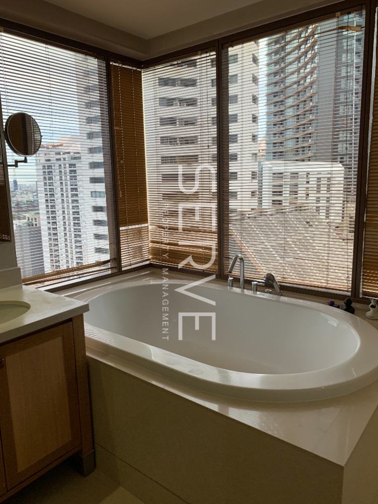3 Bedroom Condo at The Emporio Place near BTS Phrom Phong