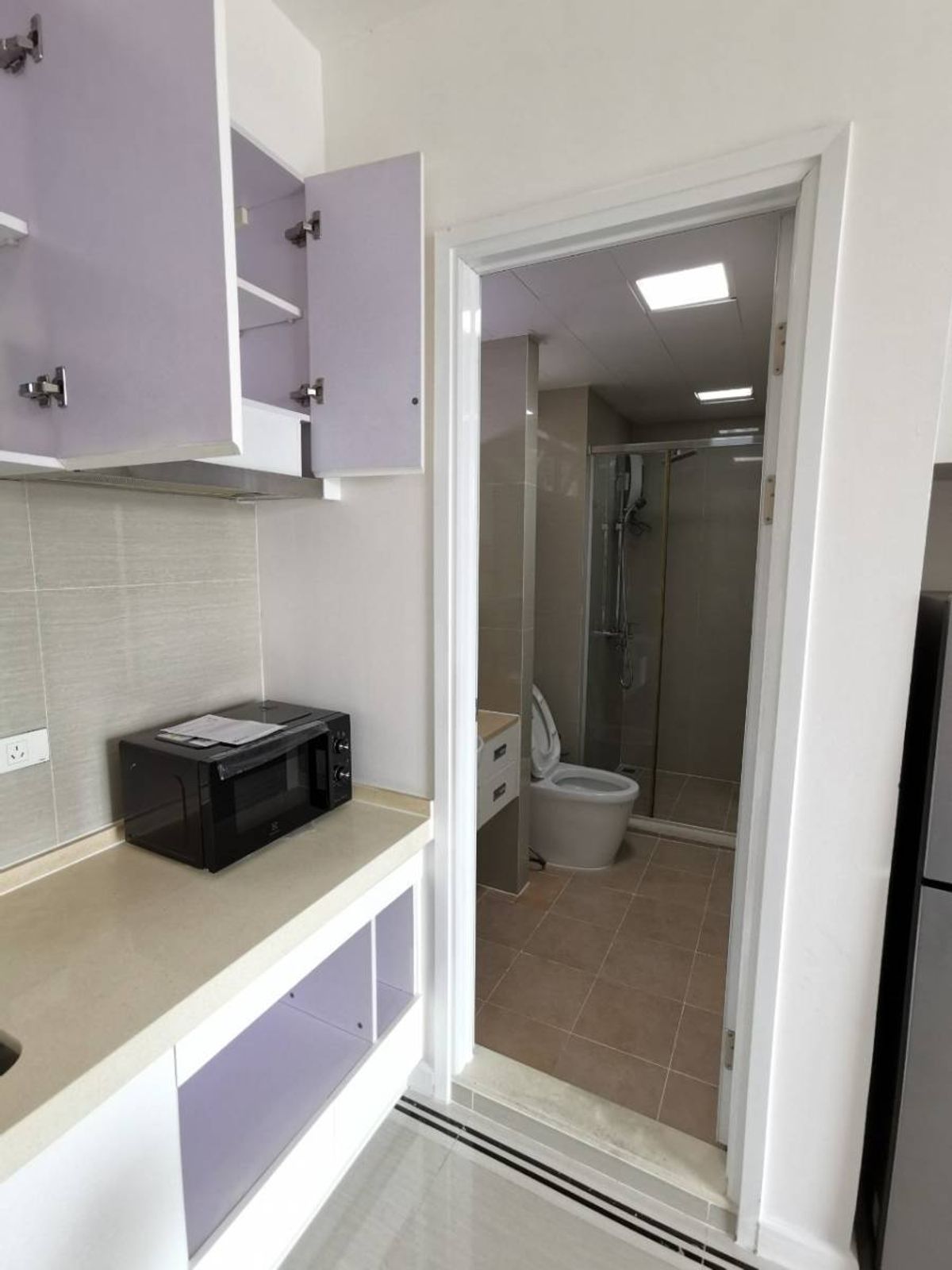 TC Green Condo Rama 9 - Modern 1-Bedroom Apartment with City View