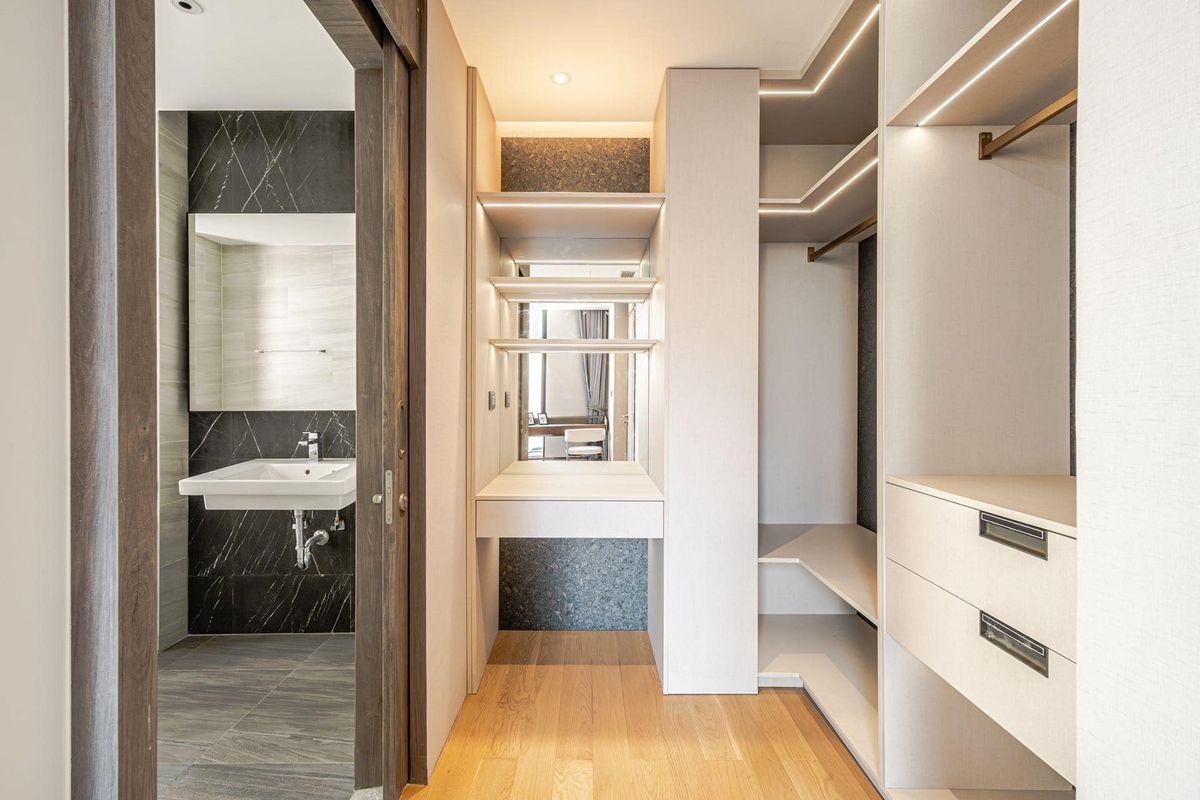 Luxurious Pool Villa in Sathorn-Yen Akat, Heart of the City