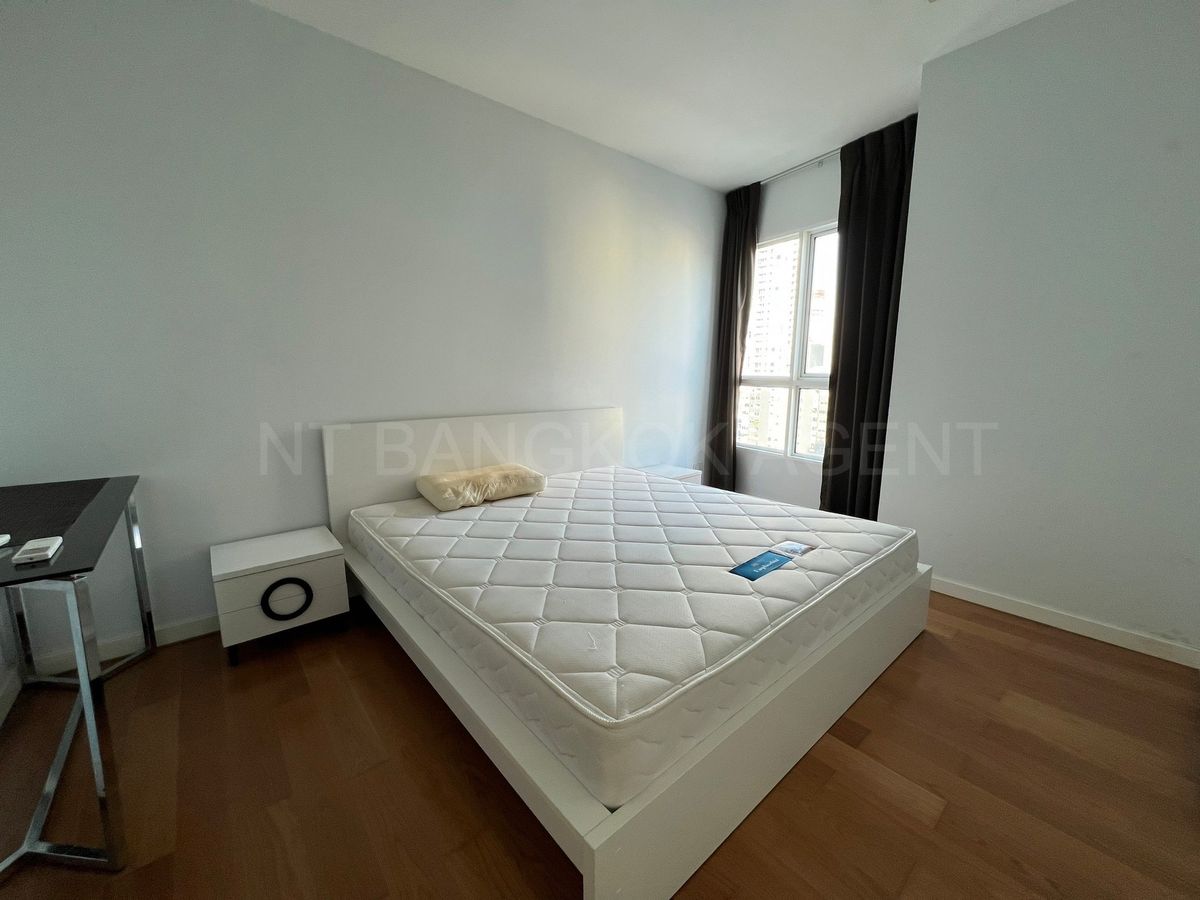 Modern Compact Studio Apartment with City View