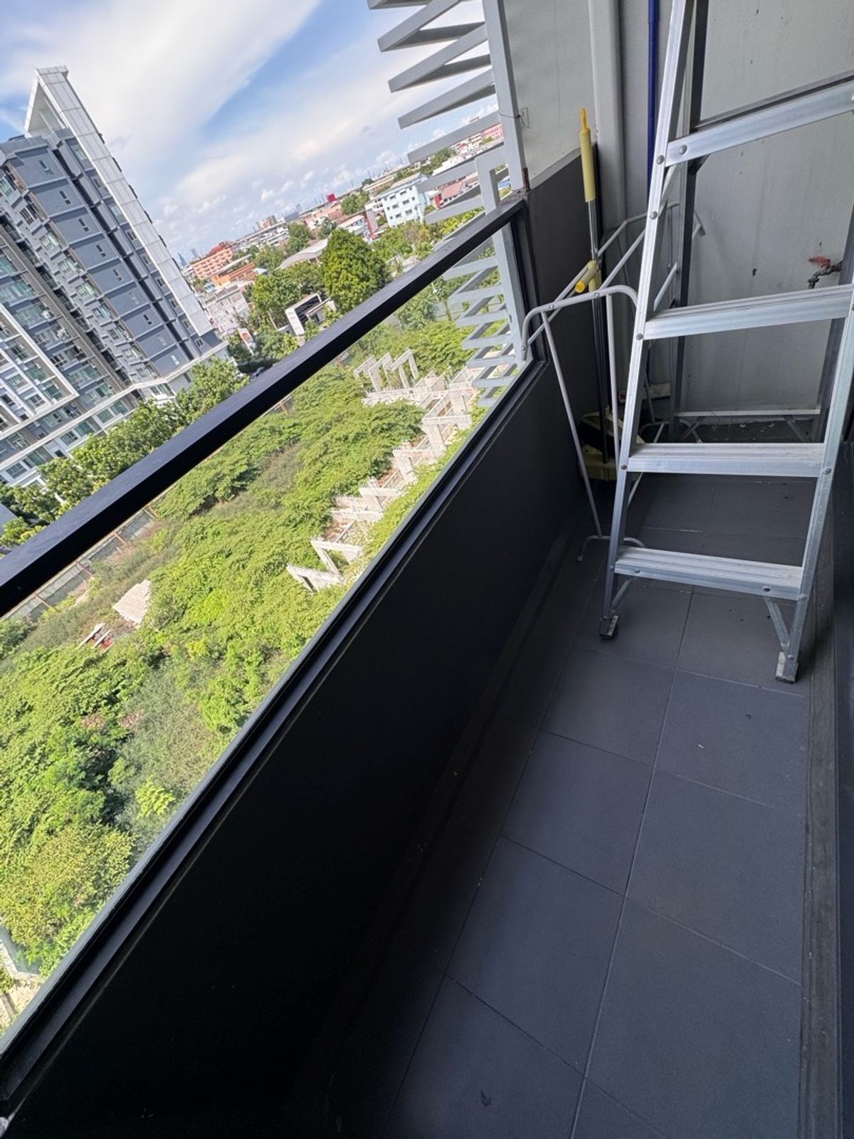 Compact Studio Apartment near Rama 2 Area