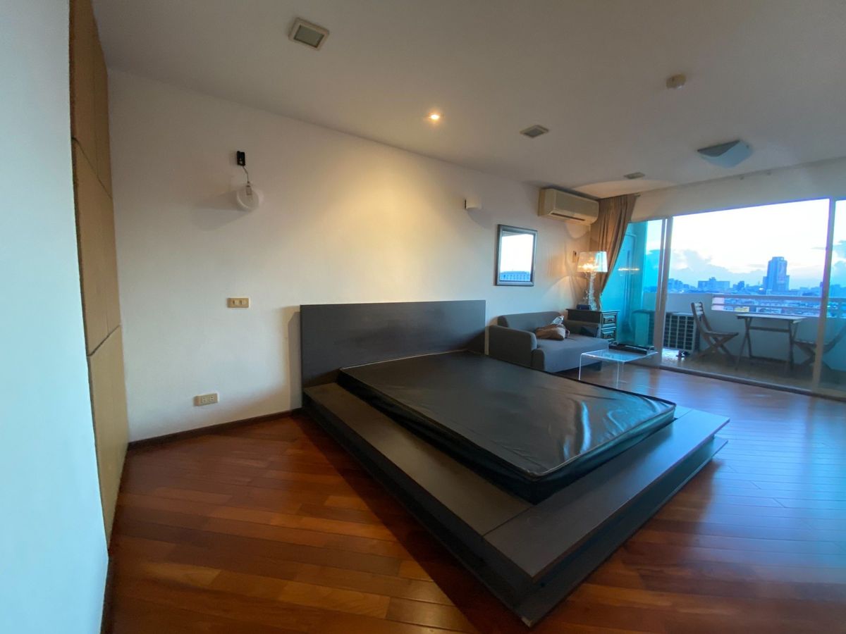 Studio Condo at Srivara Mansion 2 - Near MRT Cultural Center