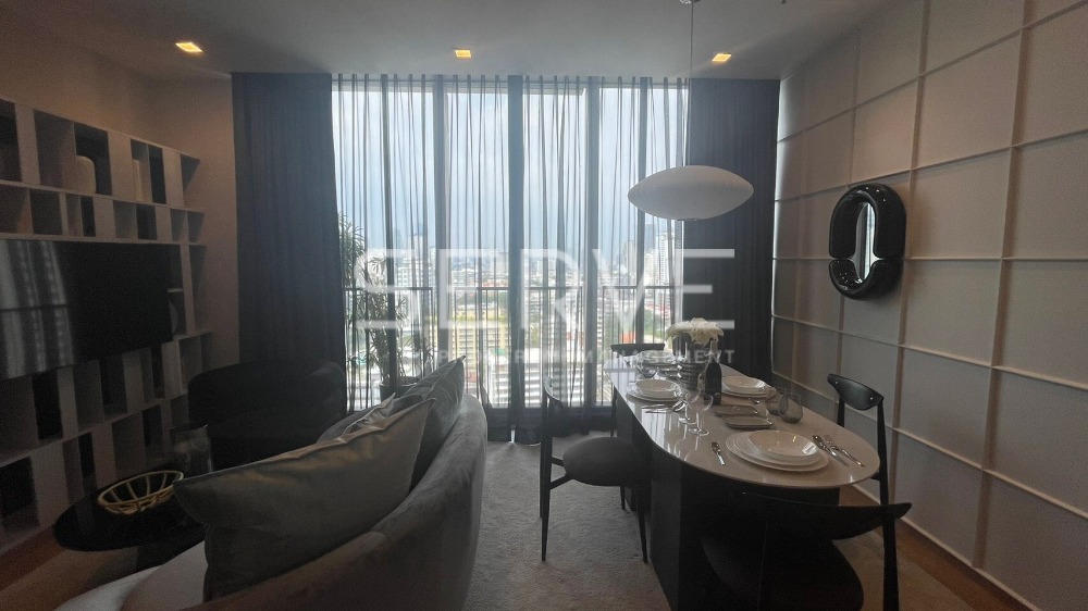 Luxury 2-Bedroom Condo near BTS Phrom Phong