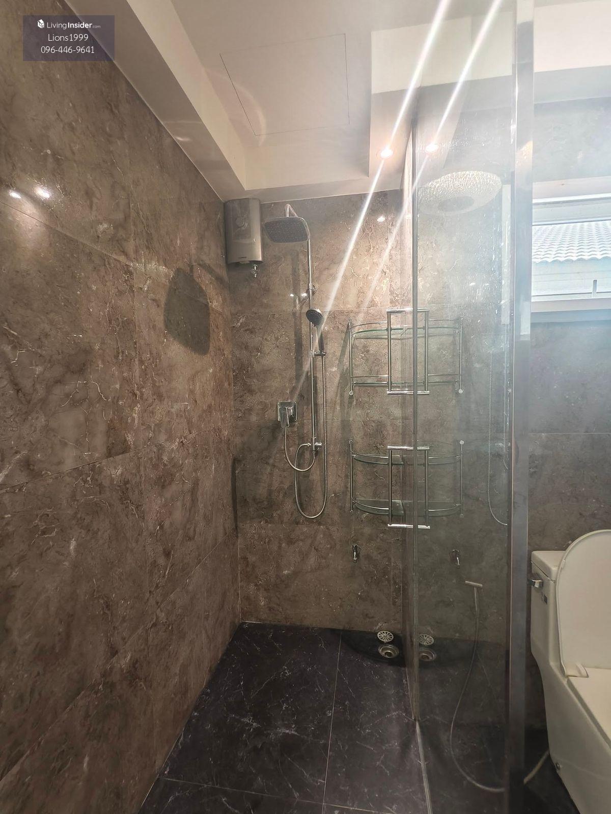 Large House in Manthana Village, Krungthep Kreetha 7 with Extensive Amenities