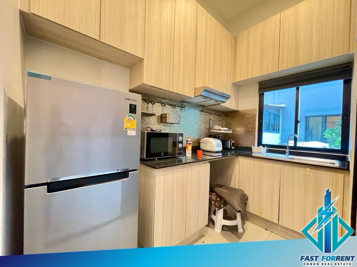 3.5-storey townhouse at Arden Ladprao 71 with furniture
