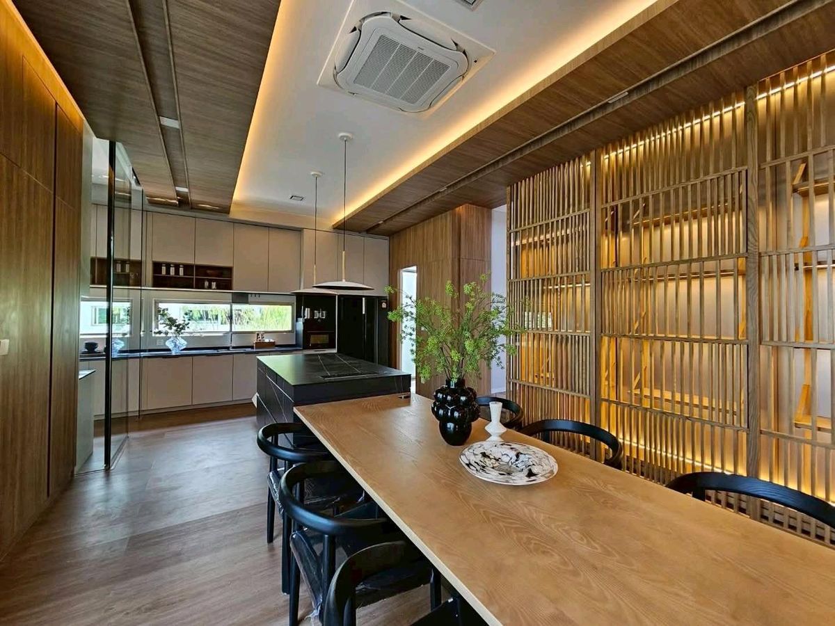 Luxury 3-Storey Detached House at Vive Rama 9