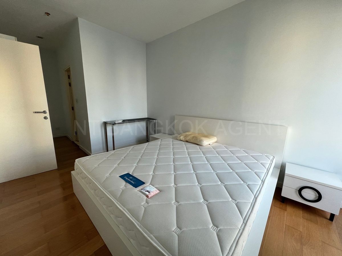 Modern Compact Studio Apartment with City View