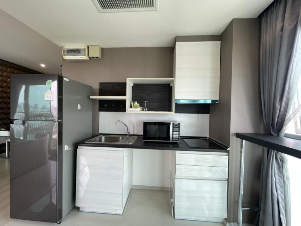 Stylish 2-Bedroom Apartment with City Views and Modern Amenities