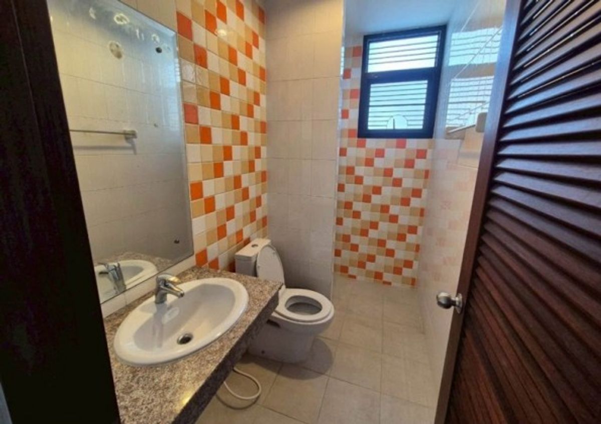 3-Story Townhome near BTS Ari, Phahonyothin Road