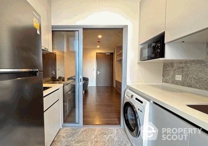 Fully Furnished 1-Bedroom Condo near BTS Punnawithi