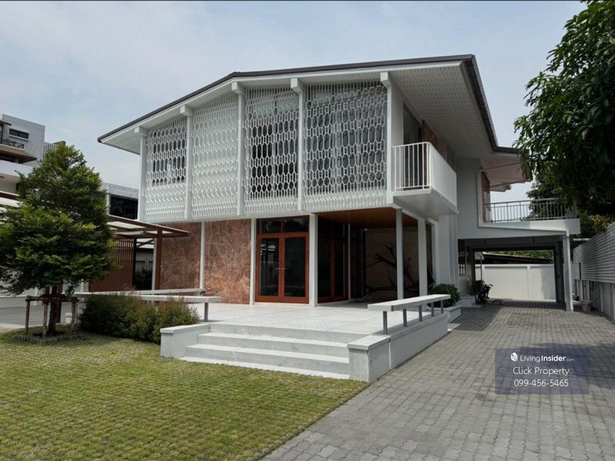 2-Story House with 4 Bedrooms near Pridi Banomyong, 6 Car Parking