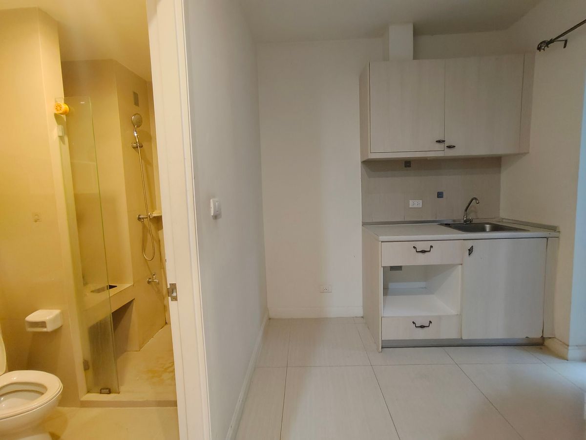 Compact 26 sq.m. Condo near Government Center with Full Amenities