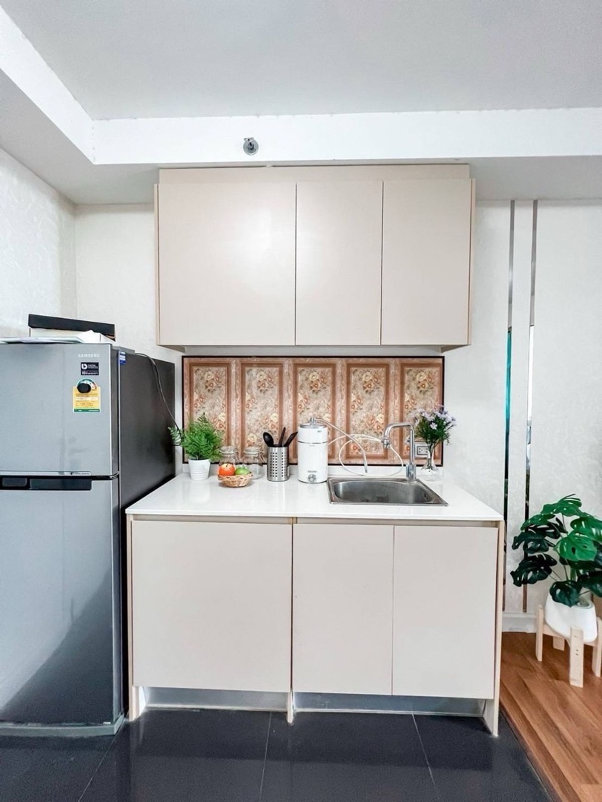 Fully Furnished 1 Bedroom Condo