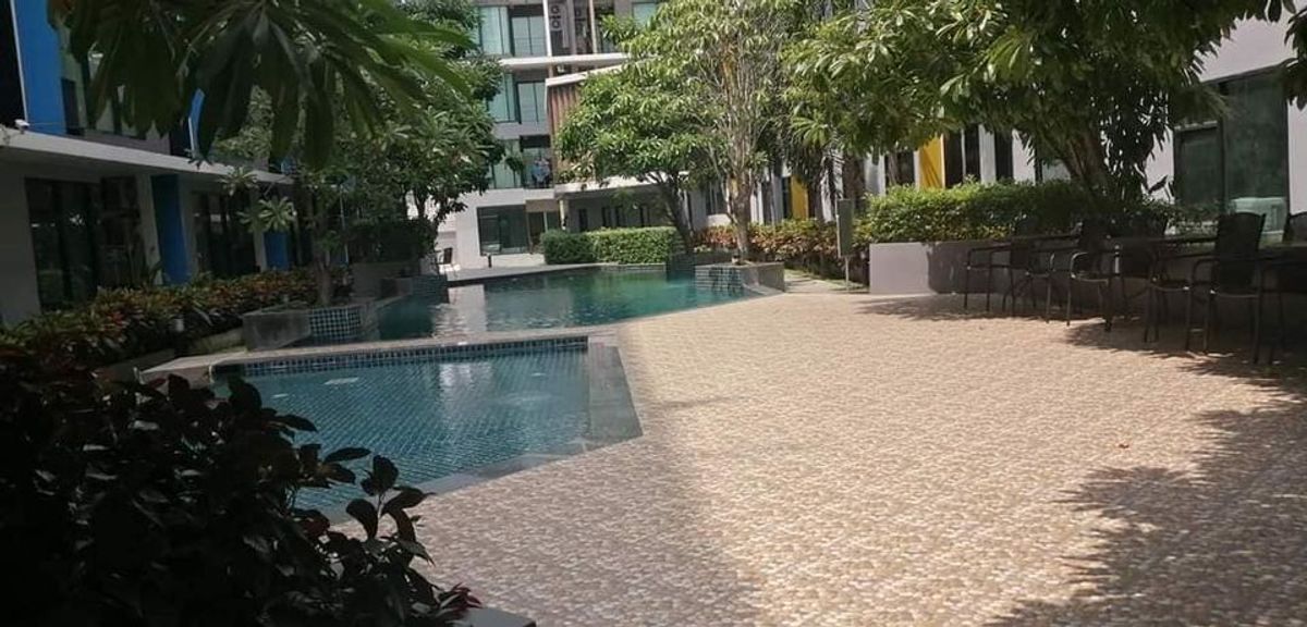 Fresh Condo near MRT Poon, Furnished 1-Bedroom Apartment