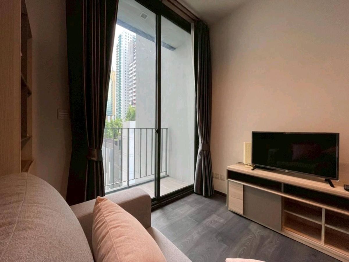 Edge Sukhumvit 23 - 1 Bedroom Fully Furnished Apartment