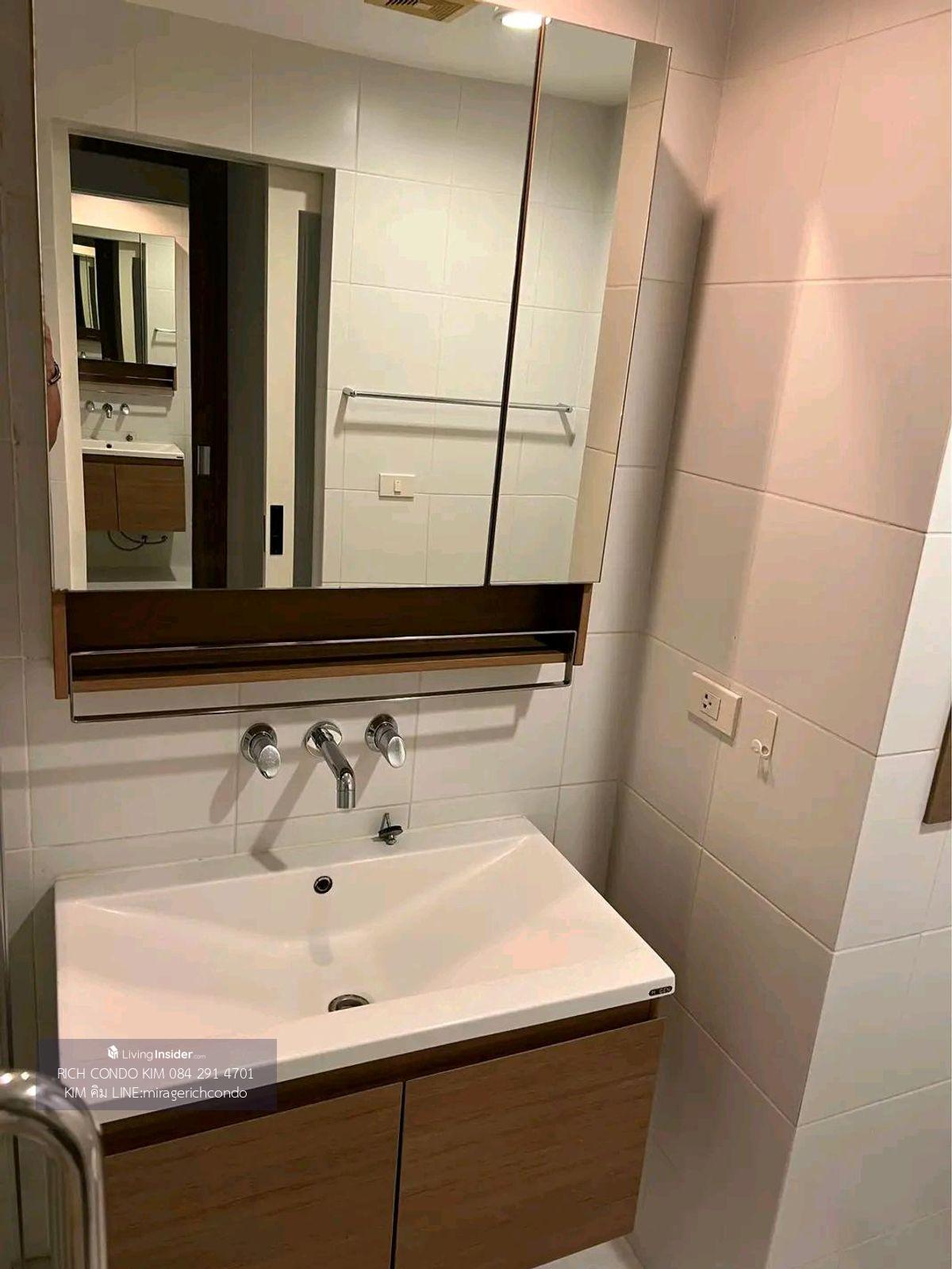 The Seed Musee Corner Room - Spacious 1 Bedroom Condo in Sukhumvit 26